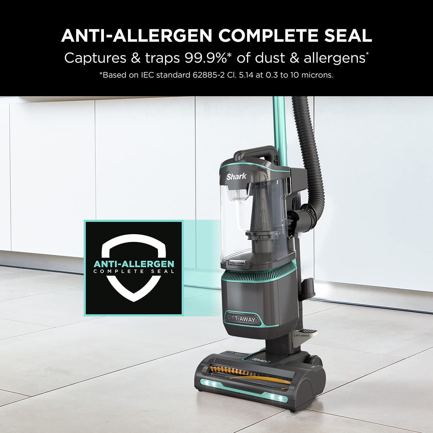 NZ690UK Anti-hair Wrap Upright Vacuum Cleaner