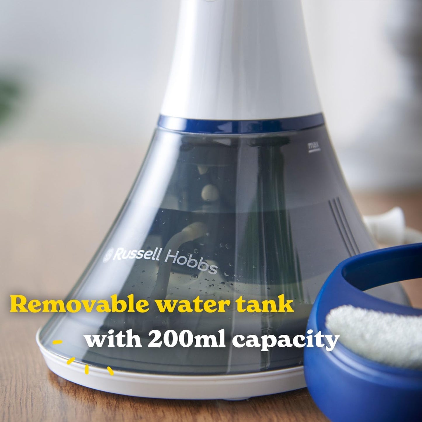 Handheld Clothes Steamer 1600W 200ml 45-Second Heat-Up 10-Minute Steam Time 20g Output Compact for Home & Travel 25591 White